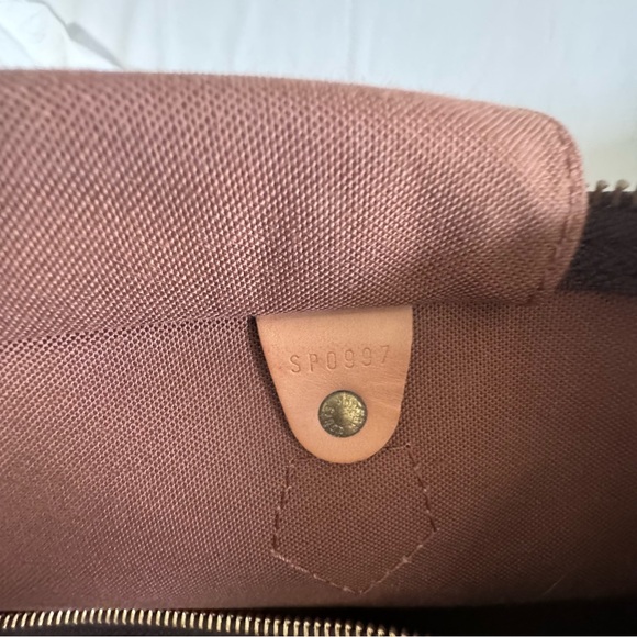 **SOLD** Louis Vuitton Speedy 40 - Picture 10 of 14